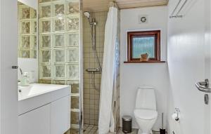 Stunning Home In Fårvang With Wifi