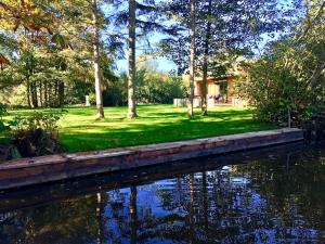 Maisons de vacances Superbe gite au bord de l’eau, Marais Audomarois : photos des chambres