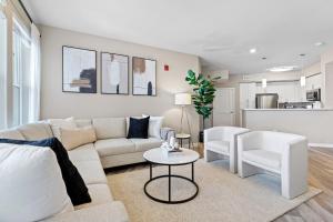 Designer Apt w Jacuzzi Walk To Casino & iMax