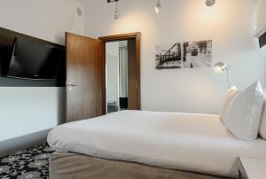 King Suite with River View - Terrace Access/Top Floor room in Holiday Inn Bydgoszcz an IHG Hotel