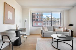 Upper West Side 2br w gym nr Central Park NYC-1147