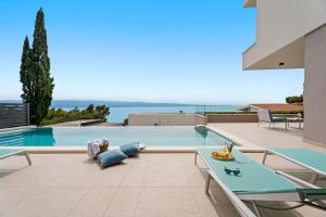 Villa Una with heated pool, 1km from the beach