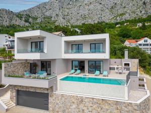 NEW! Villa Una with heated pool, 1km from the beach - 4hvězdičkové hotely ve městě Omiš