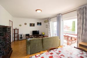 Apartman V in Premantura near the center of town