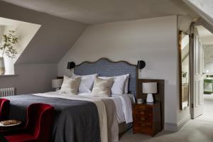 Deluxe Suite room in Moonfleet Manor