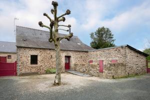 Maisons de vacances Gite Les Arcades : Maison 5 Chambres