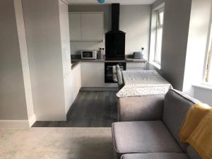 New 2 bedroom first floor apartment close to beach