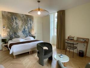 Hotels Hotel & Restaurant - Le Manoir des Cedres - piscine chauffee et climatisation : photos des chambres