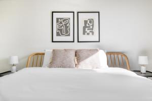 Elmhurst 1br w lounge pool gym nr Metra CHI-864