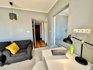 GOLD 2 King Size Bed, metro x2 free WiFi, 50TV Netflix, HBO, AppleTV+