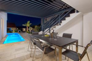 ChillZone - 20m to the sea, heated pool