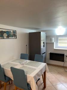 Apartment Mirana with garden and FREE parking