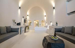 One of One Suites Oia