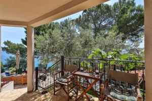 Luxury villa - by the sea, summer kitchen, hot tub, SUP, boat, 5 rooms, wifi, parking - Trogir