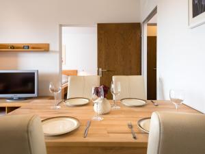 Apartment Rheinblick - A1208 by Interhome