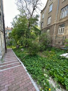 Котляревського апартамент з садом
