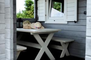 Domki Letniskowe drewniane Szënodo na Sosnowej w Dębinie