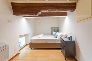 Trastevere San Calisto 3 BDR Apartment