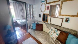 Suítes em casa centenária no centro de Socorro