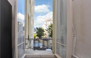 Appartements Nice Apartment In Menton With Wifi : photos des chambres