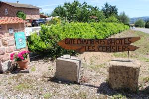 Appartements Gite Les Cerisiers : photos des chambres