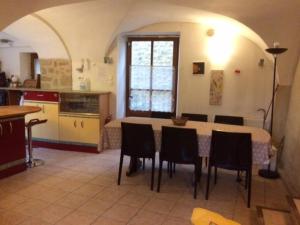 Maisons de vacances Grande Maison familiale 10 pers/4SDB dans Village Medieval -DROME : photos des chambres