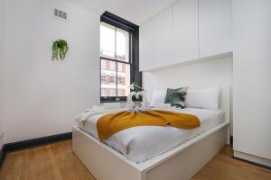 Flat in the heart of Shoreditch High Street!