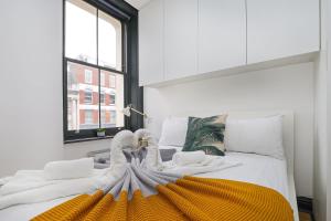 Flat in the heart of Shoreditch High Street!