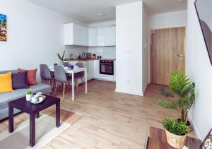 SuperApart Habicha apt74 - Ursus z balkonem