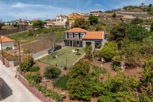 Casinha dos Canhas by An Island Apart - Cova do Moirão