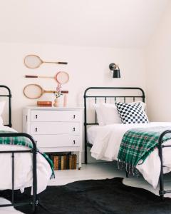 Harbour Main playful century home w private patio