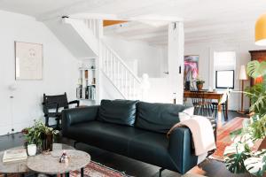 Hart House a fresh 3 bedroom century home ST-2020-0279