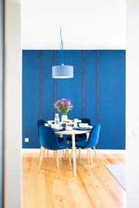 Blue by the River 3 - elegant two-bedroom in Santos