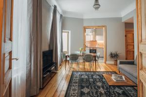 Constantine Apartments