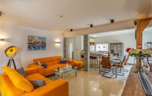 Awesome Home In Vodnjan With Kitchen 