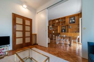 GuestHost - Sapienza & Villa Borghese Comfy Apartment