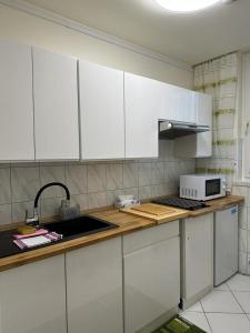 Apartament Bazyliańska - 100m do Metra "Bródno", 20 minut do centrum Warszawy