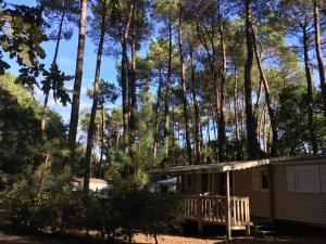 Campings Camping-Village Vacances Les deux Etangs : photos des chambres