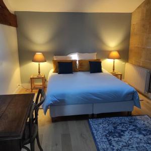 Maisons de vacances Grand gite avec piscine MAISON PORT VALADE : photos des chambres