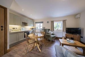 The Hoglets 2 by Together Travel - Luxury Cosy Cottage Retreat