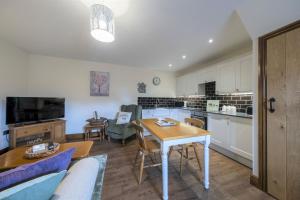 The Hoglets 3 by Together Travel - Luxury Cosy Cottage Retreat