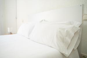 Double Room with Extra Bed room in Éxito en Madrid