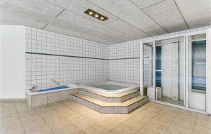 Cozy Home In Løkken With Kitchen