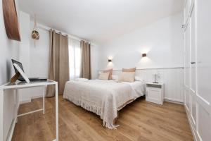 Sunlit Paradise - sea view