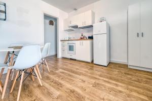 Sunlit Paradise - sea view