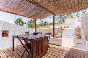 Casa Alfambras - Holiday Cottage in Aljezur by Lisbeyond