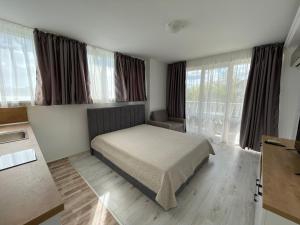 Студио Симона 5 първа линия море