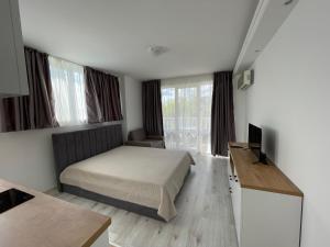 Студио Симона 5 първа линия море