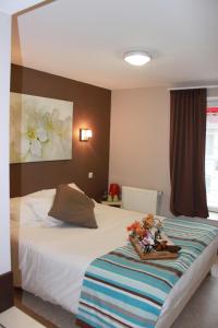 Hotels Hotel Restaurant de la Dore : Chambre Familiale (2 Adultes + 1 Enfant)