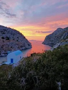 Four view house in Kalymnos Κάθε μπαλκόνι έχει άλλη θέα - Vathís